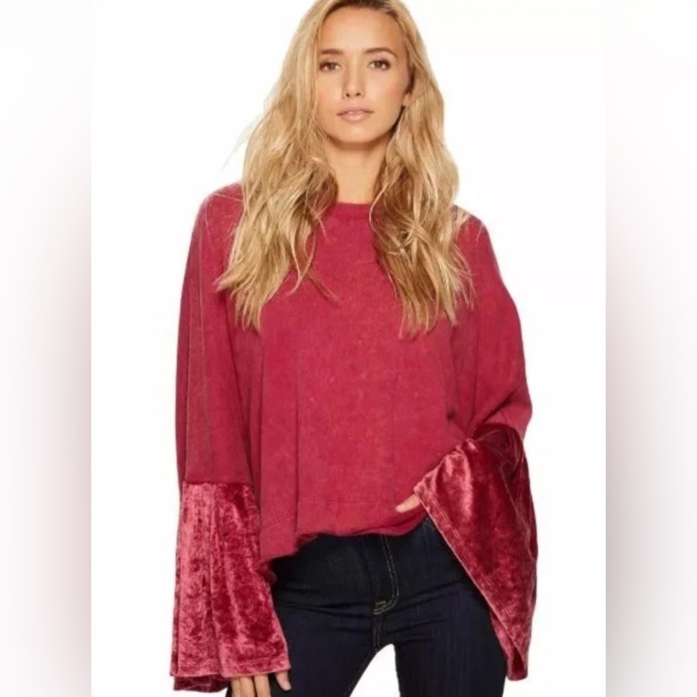 Free People Glorious Sweatshirt XS‎ Bell Velvet Sleeves Oversized Cropped Maroon